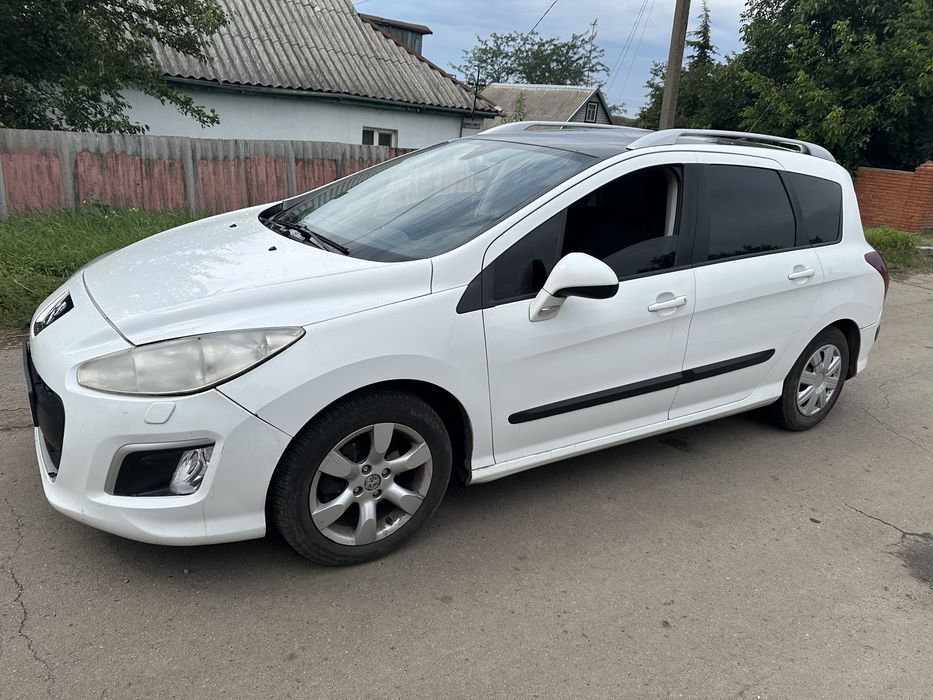 Peugeot 308 2012 года