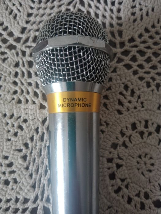 Mikrofon przewodowy dynamiczny KTV SR-688 kabel 4,90m