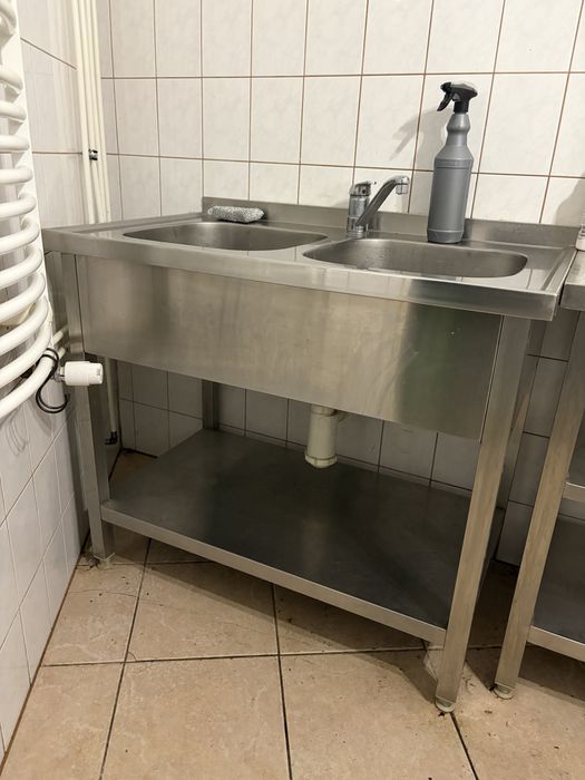 Meble gastronomiczne ze stali nierdzewnej – zlew + stoły – komplet