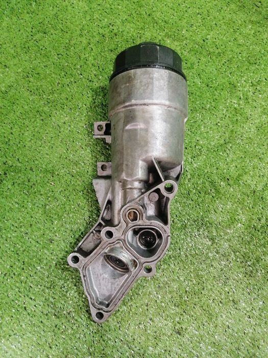 Корпус масляного фільтру Mercedes ML W164 6.3 розборка шрот запчастини A1561800410 A1561800410  Мерседес МЛ W164 Корпус масляного фильтра