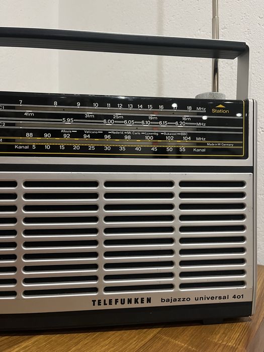 Радиоприемник Telefunken bajazzo universal 401 / 1973 Germany / радіо