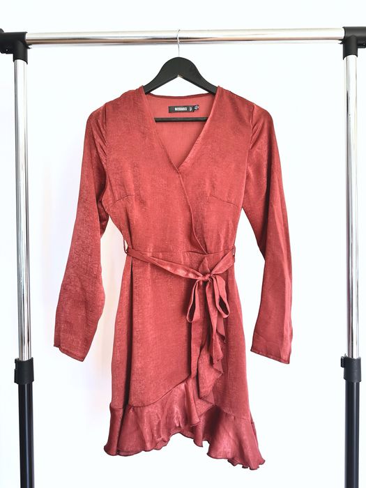 Ruda damska sukienka krótka falbanki kopertowy dekolt S 36 Missguided