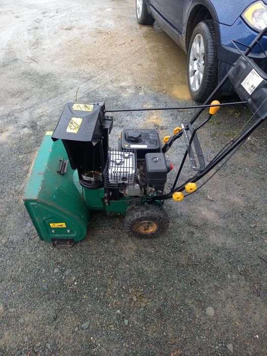 Odśnieżarka spalinowa wirnikowa