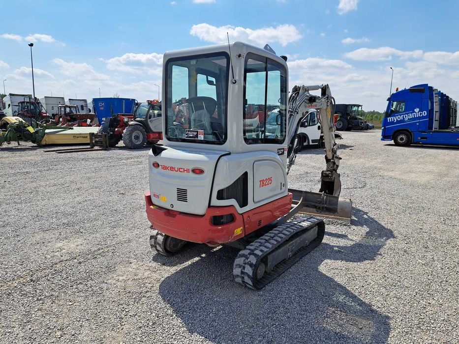 Koparka Takeuchi TB225