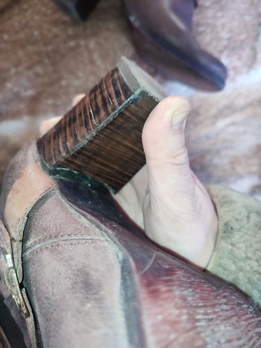 Чоботи 38 р коричневі шкіряні , каблук 8 см