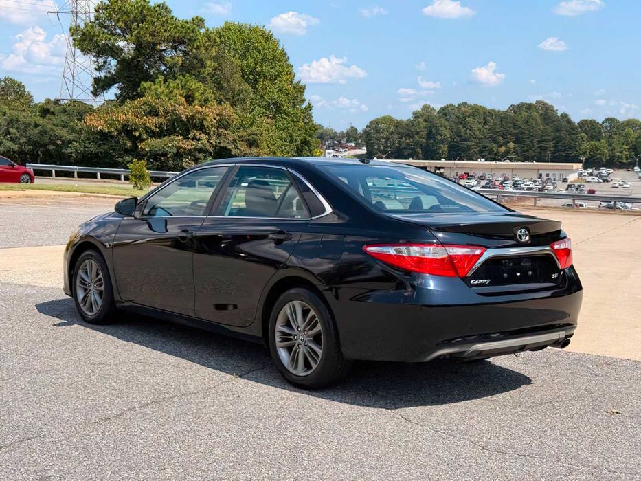 Toyota Camry      2016