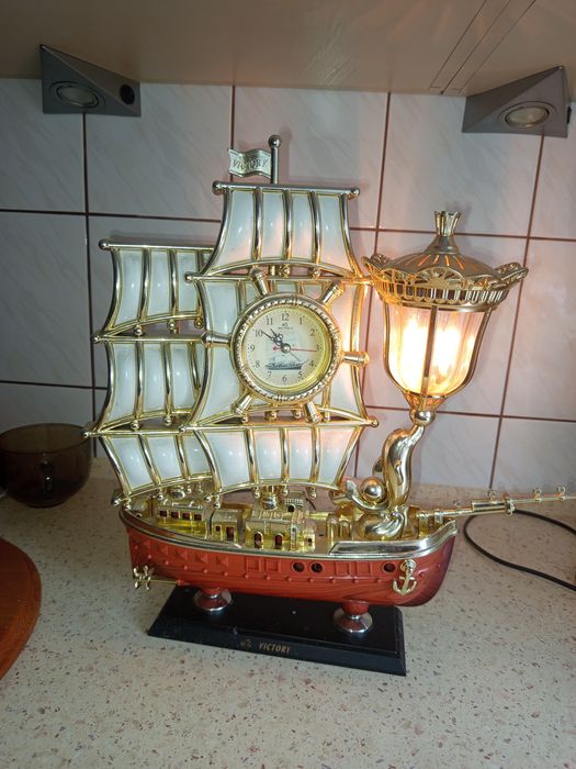 Zegar zagłówka na baterie i prad