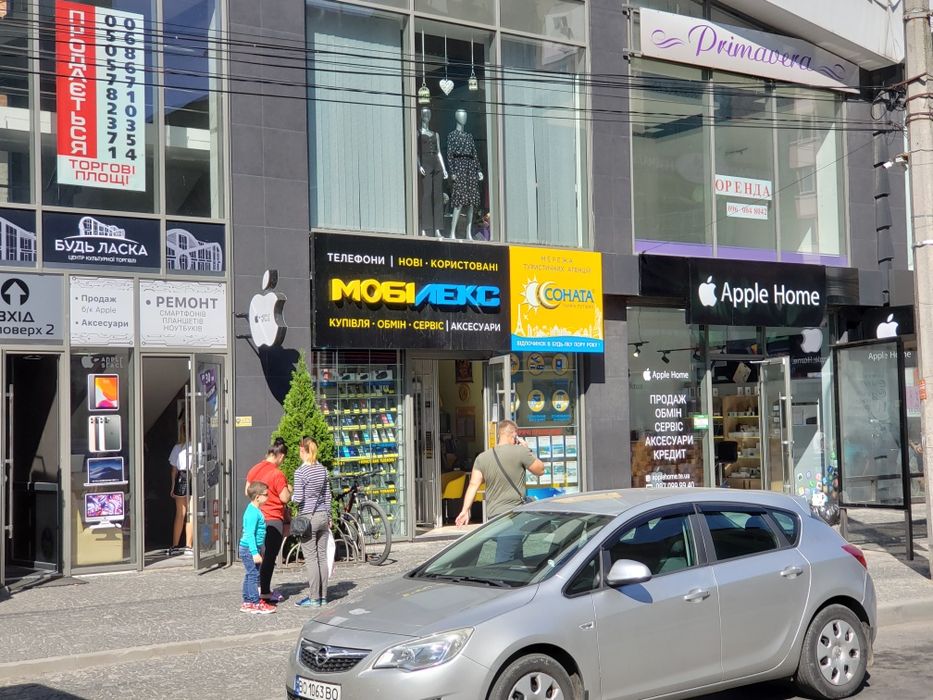 Комерційне приміщення Щептицького центральна зупинка Продаж