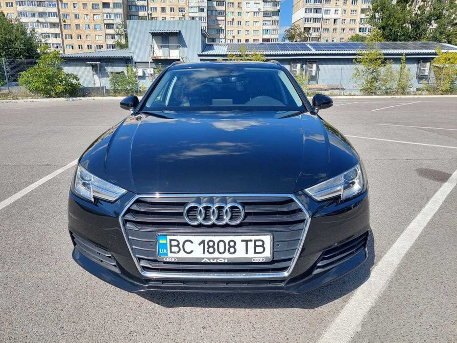 Audi A4 B9 2017 рік