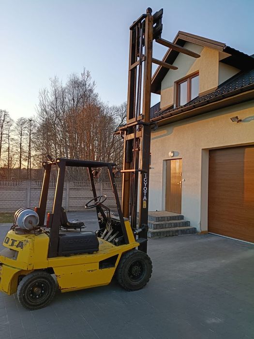 Toyota  Wózek widłowy Toyota 423FG20 z prywatnych rąk