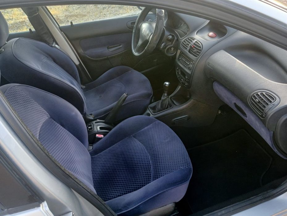 Peugeot 206 Black silver edition ano 2004 gasolina