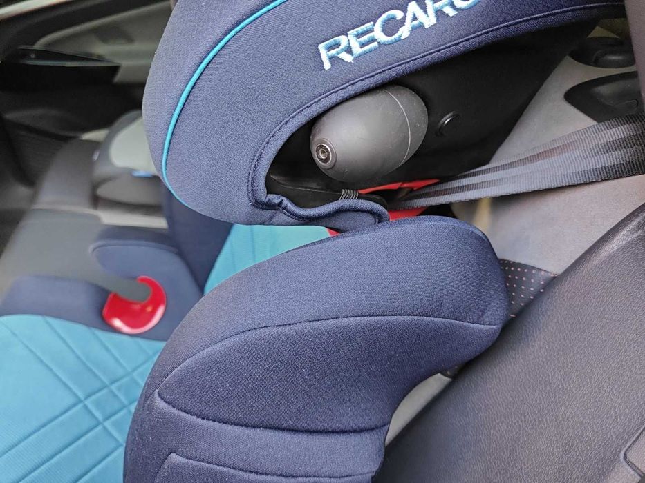 Дитяче автокрісло Recaro Monza Nova 2 Xenon Blue, група 2/3 (15-36 кг), стан відмінний