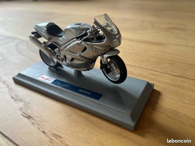 Мотоцикл Triumph Daytona 955i