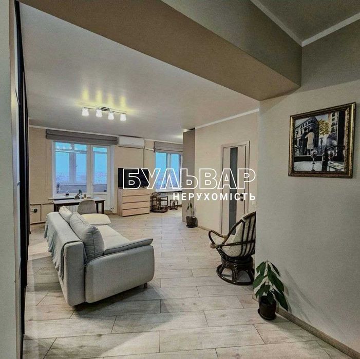 Продам 3 к.кв., Центр, Шатиловка, ул. Авиационная, м. Научная