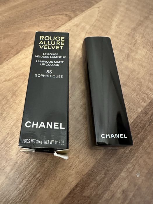 Chanel pomadka Rouge Allure Velvet 55 Sophistiquee
