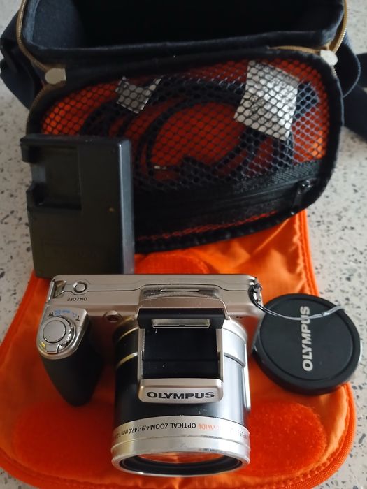 Olympus SP-800UZ