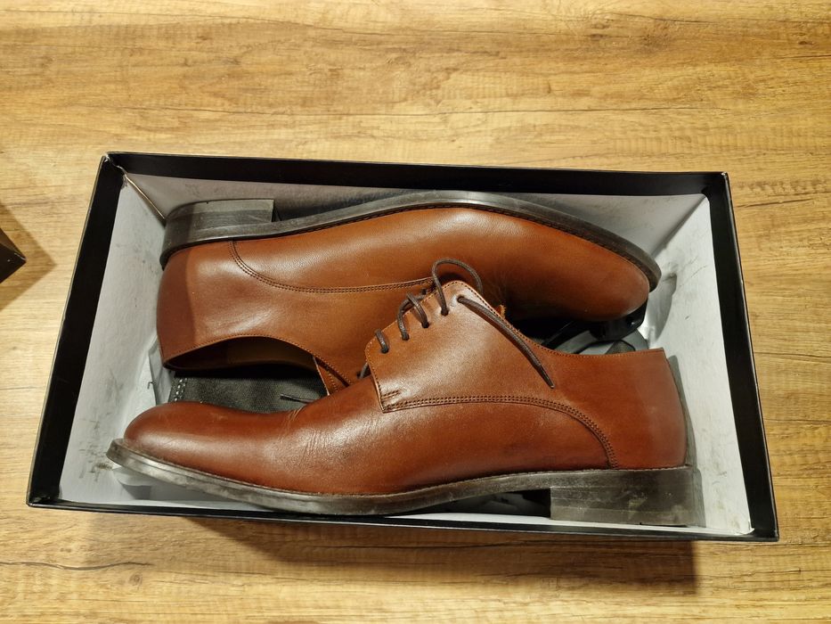 Sprzedam buty męskie eleganckie.