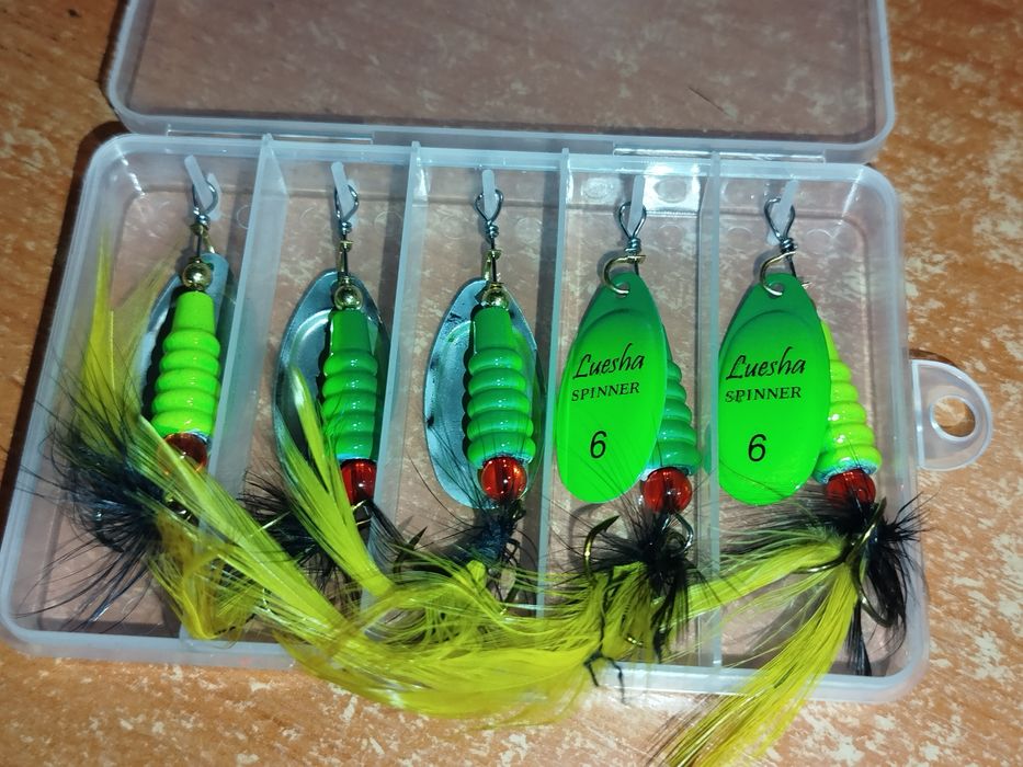 Продам приманки на окуня і щуку