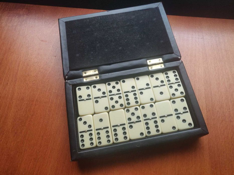 conjunto Domino preto