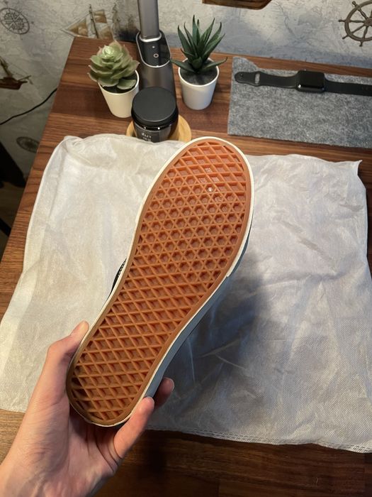 Vans Old School,Состояние новых,одеты пару раз,оригинал.