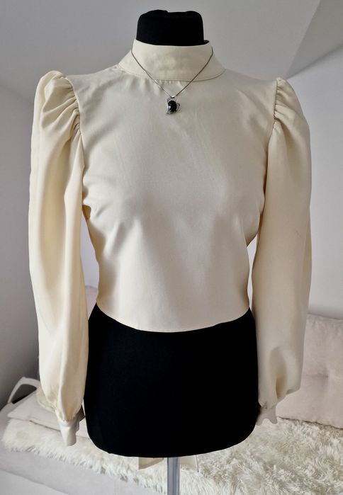 Bluzka ecru"Nasty Gal".