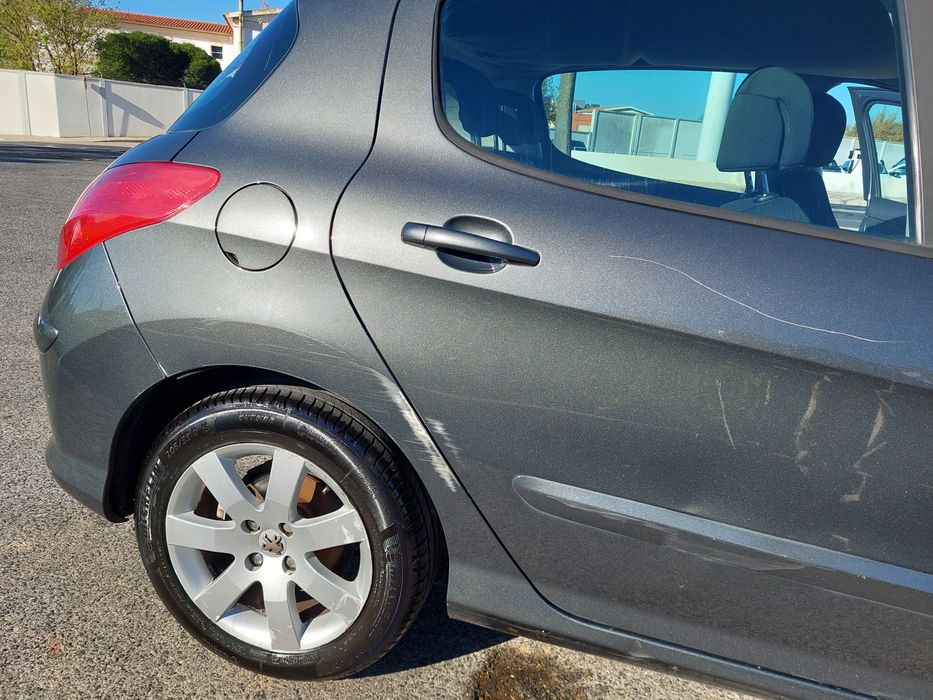Peugeot 308 — fotografia 8