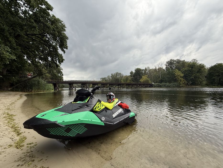 Продам гідроцикл Brp Spark 2 up Trixx