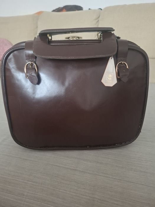 Vintage brązowy kuferek