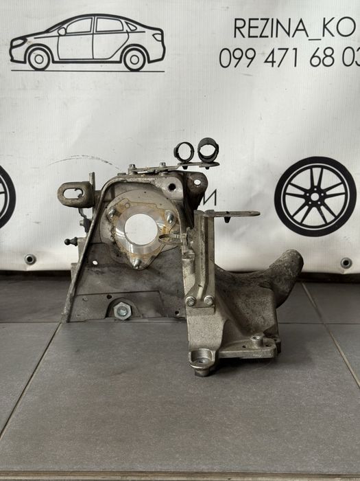 Кронштейн,подушки КПП F40 Opel Astra H,Vectra C,Zafira B 1.9 CDTI