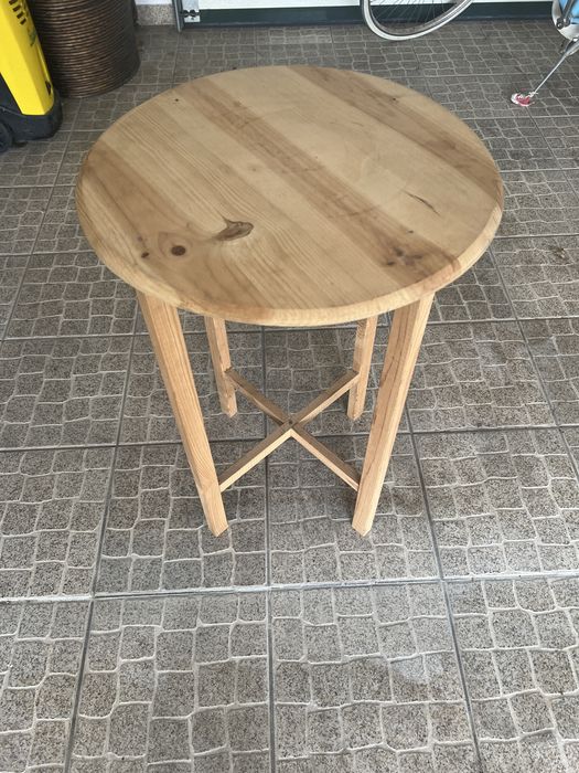 Mesa de apoio em pinho natural