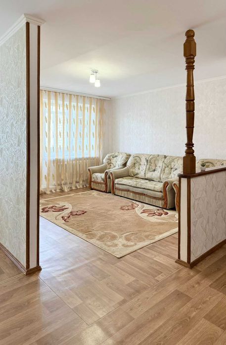 Продаж 3-кімнатної квартири на Озерній