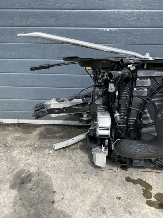 Установлчная панель телевизор комплект BMW G22