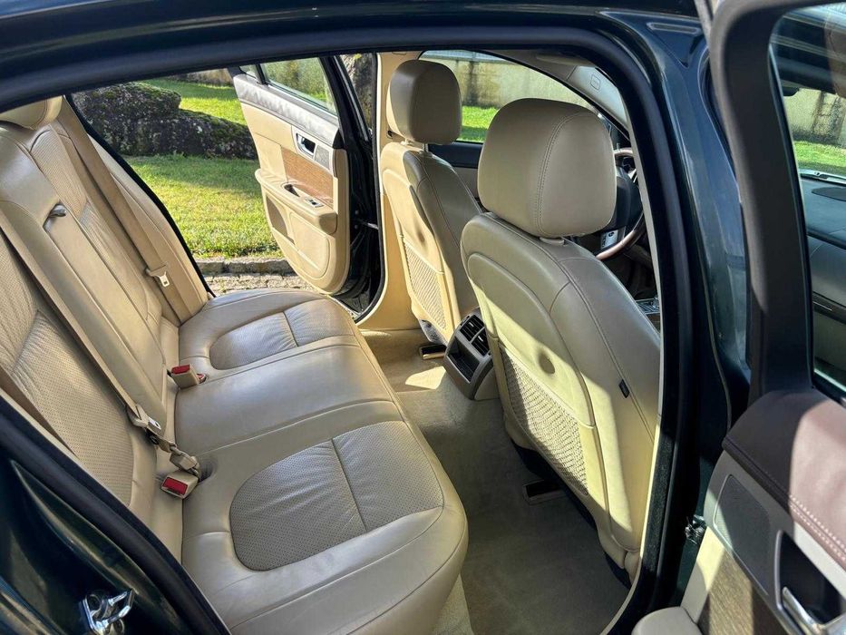 JAGUAR XF 2.7 D V6 Premium Luxury