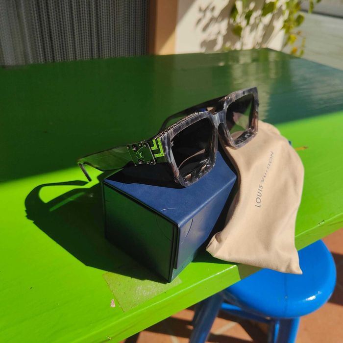 Louis Vuitton 1.1 millionaires sunglasses gris marble