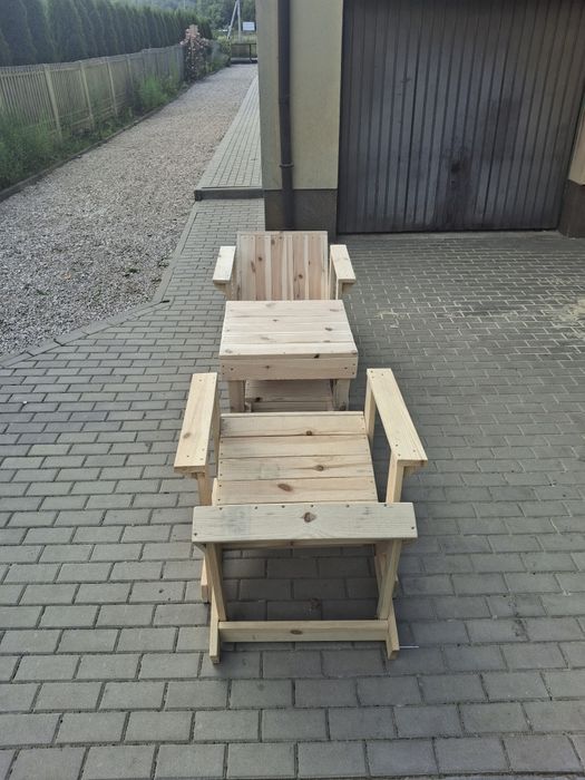 Sprzedam fotele że stolikiem