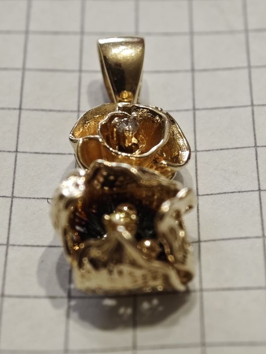 Золотий кулон, з діамантом і сапфіром, Roberto Bravo.