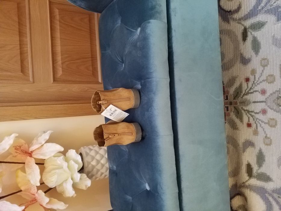 Botas NOVAS de menina