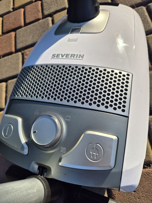 Пилосос Severin 750w.