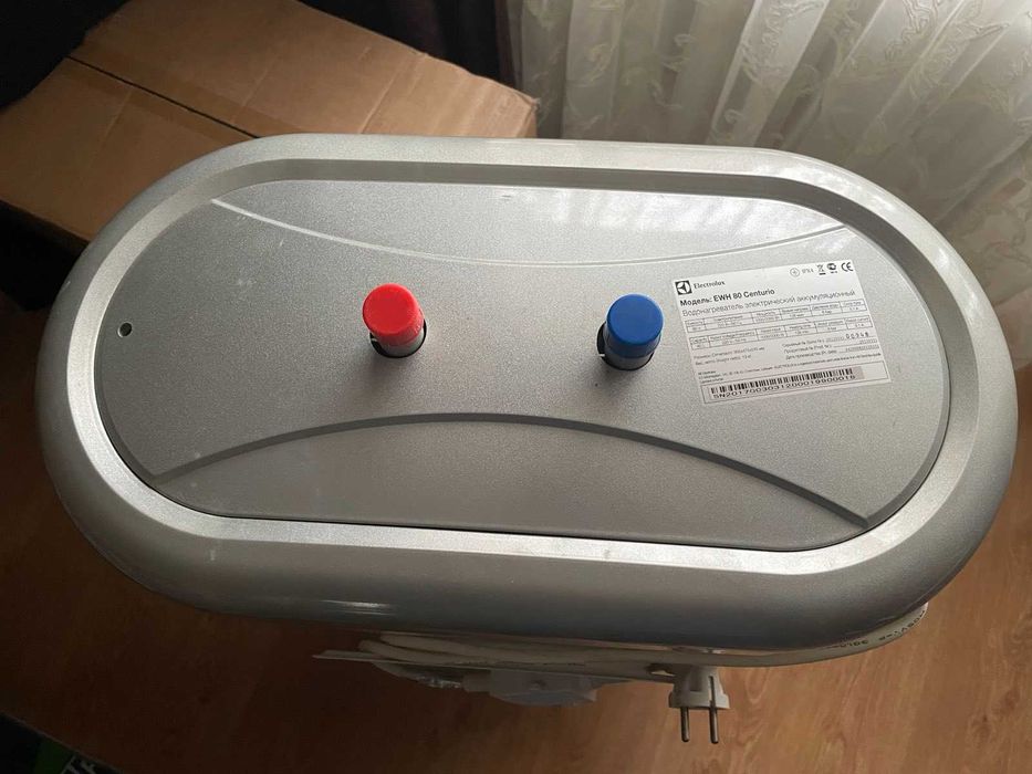 Бойлер електричний Electrolux EWH 80 Centurio