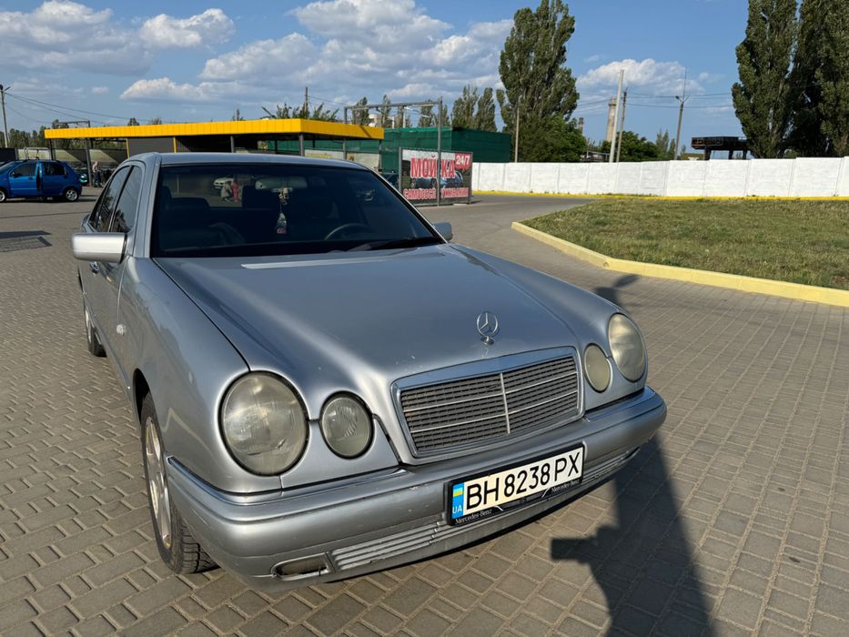 Mersedes Benz 210