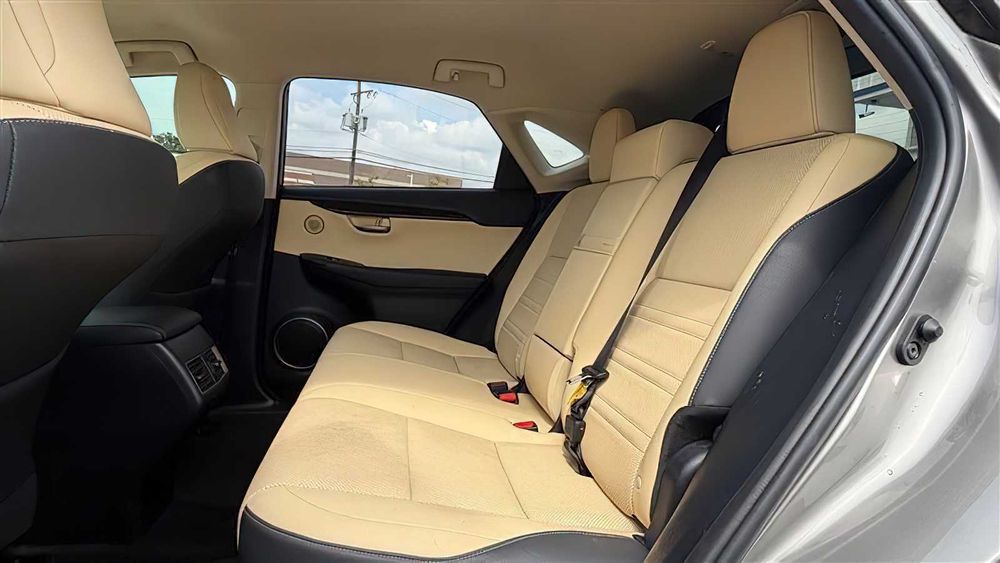 Lexus NX 300h      2020