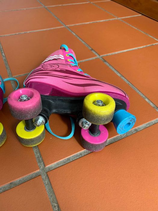 Patins de 4 rodas da serie Sou Luna, ajustáveis, com travão resistente