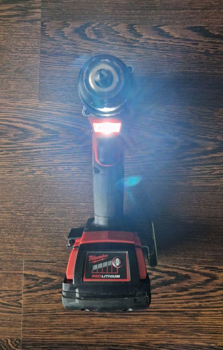Wiertarko-wkrętarka udarowa MILWAUKEE M18 CB-LPD