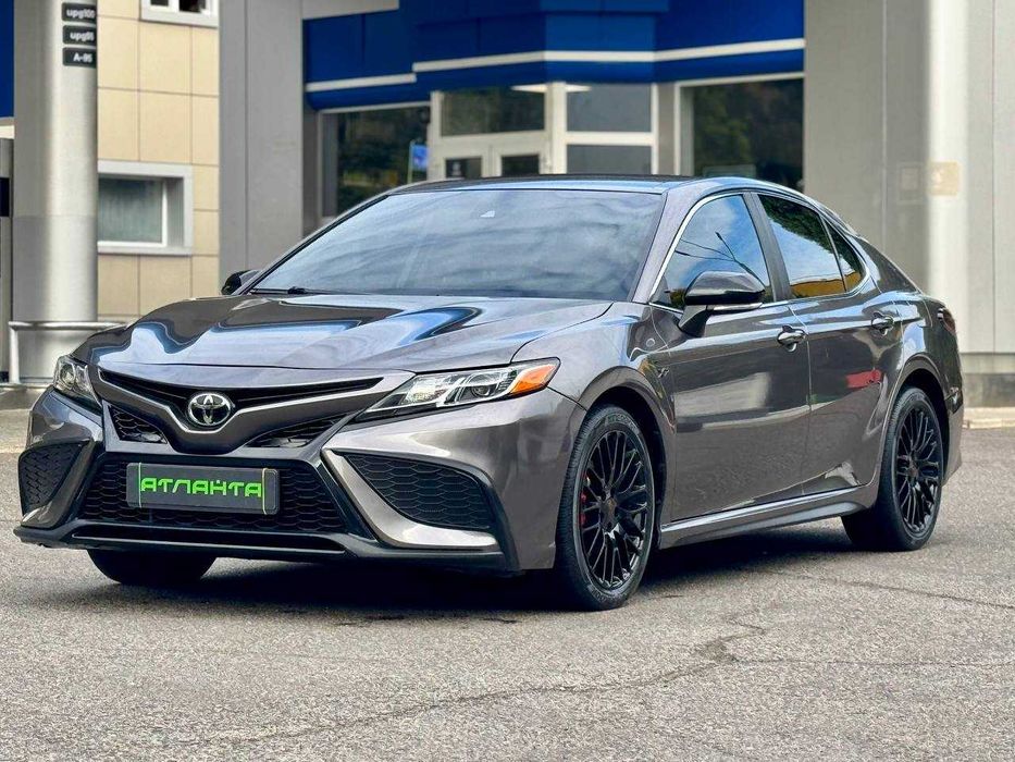 Toyota Camry SE 2022