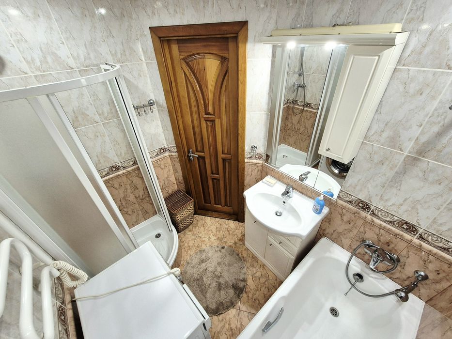 Здається 3-х кв з Автономним опаленням перша здача початок Богунії