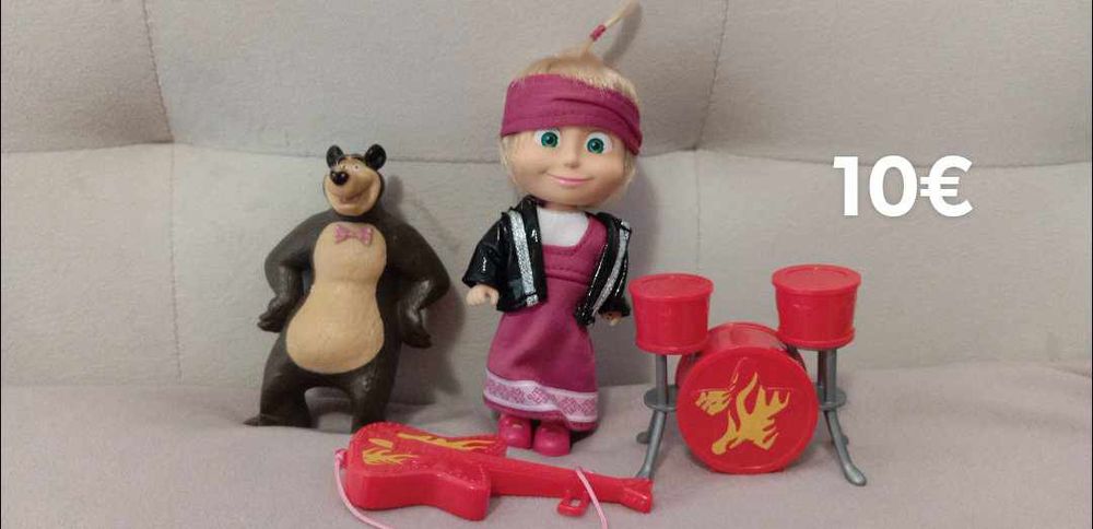 Casas do urso e da Masha várias..