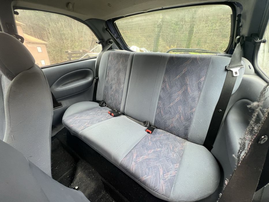 Ford fiesta 3 portas , inteiro