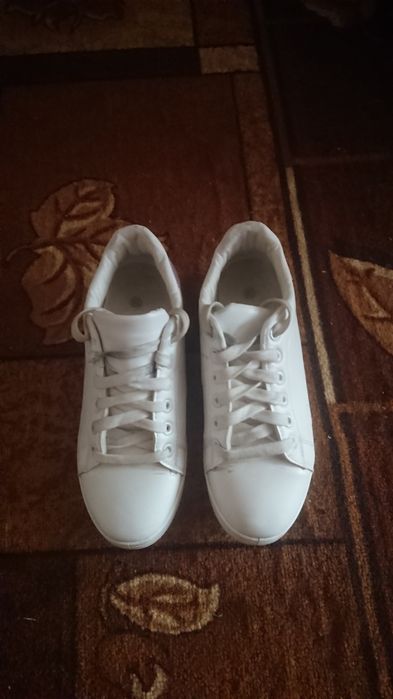 Били кеди 38р.250грн.