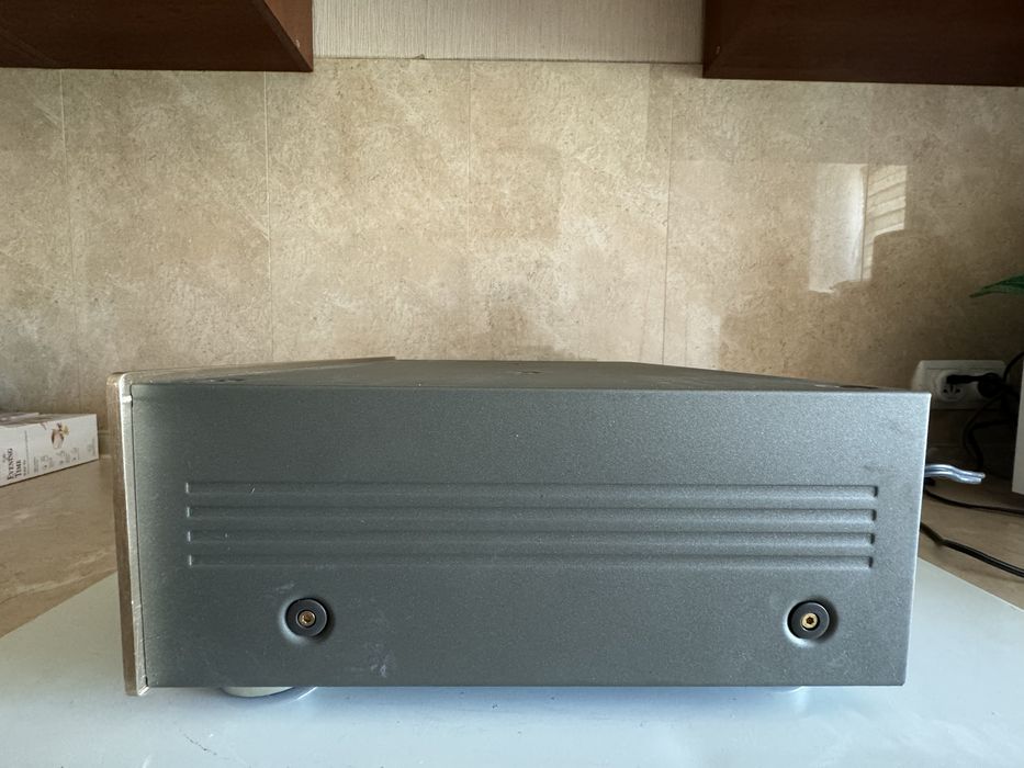 Кассетная дека высокого класса TEAC V 6030S. Цвет шампань.