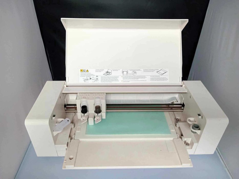 Ploter Silhouette Curio